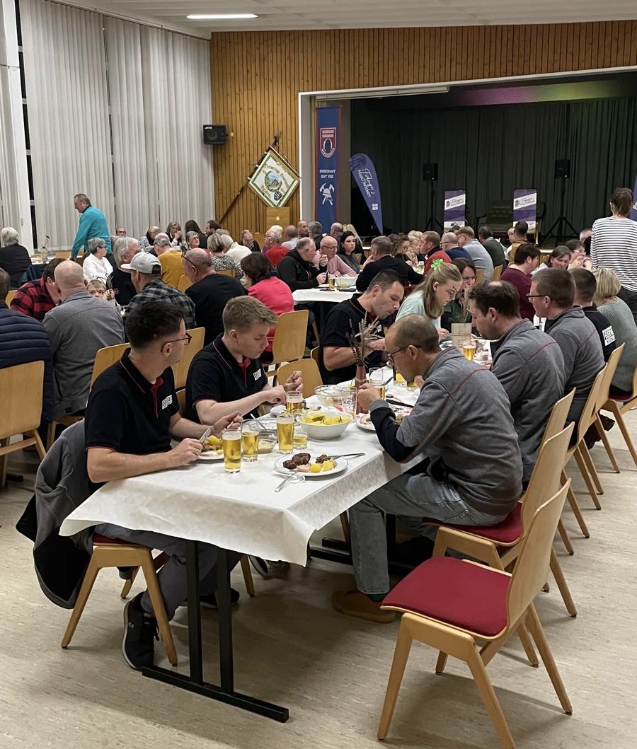 Bild vom Schlachteessen mit unserer Partnerwehr Heldra 2025