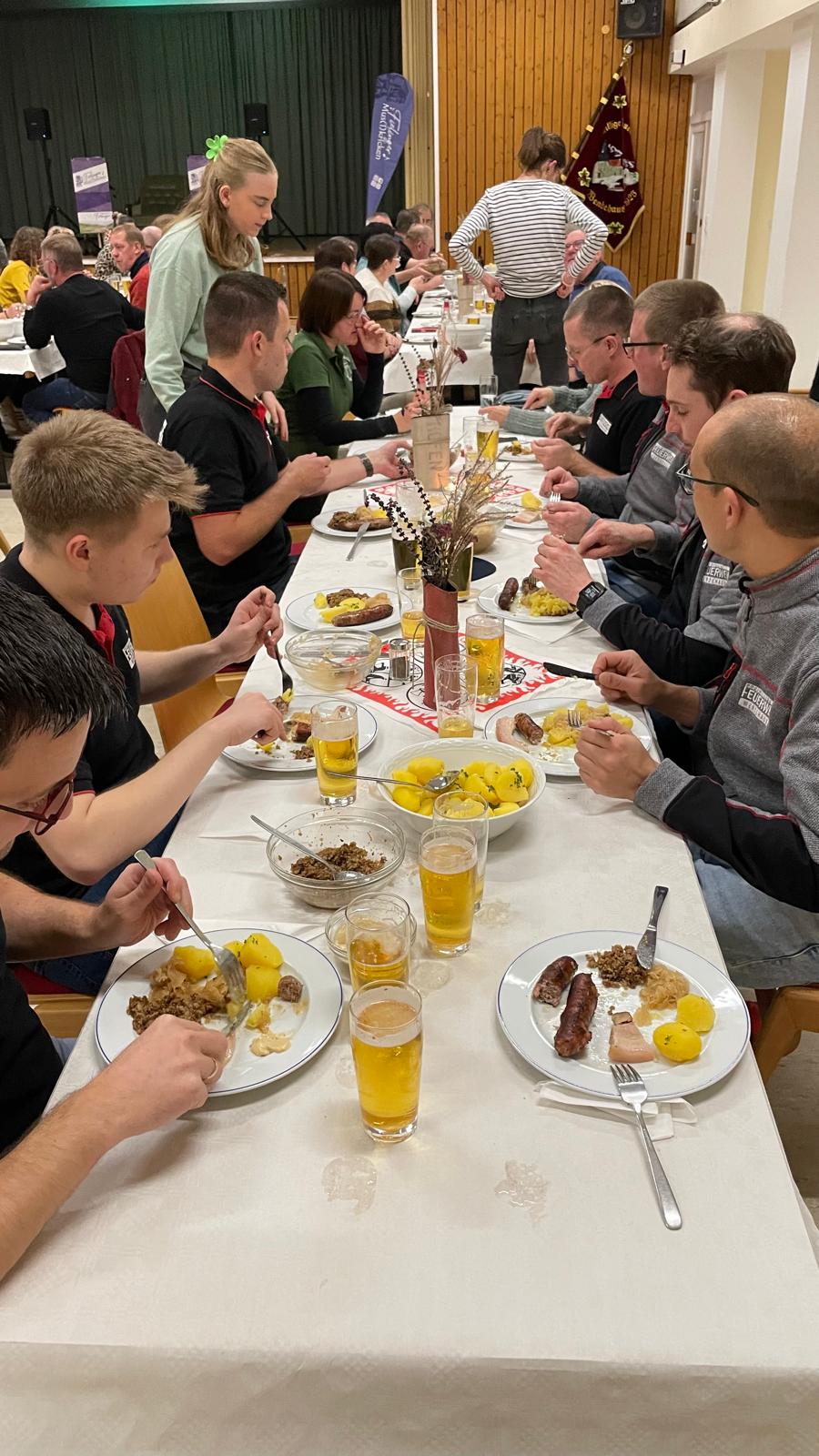 Bild vom Schlachteessen mit unserer Partnerwehr Heldra 2025