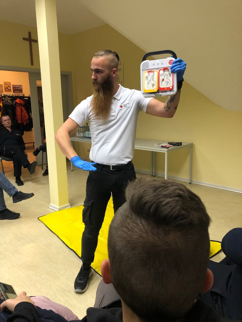 Bild von der AED Einweisung 2023