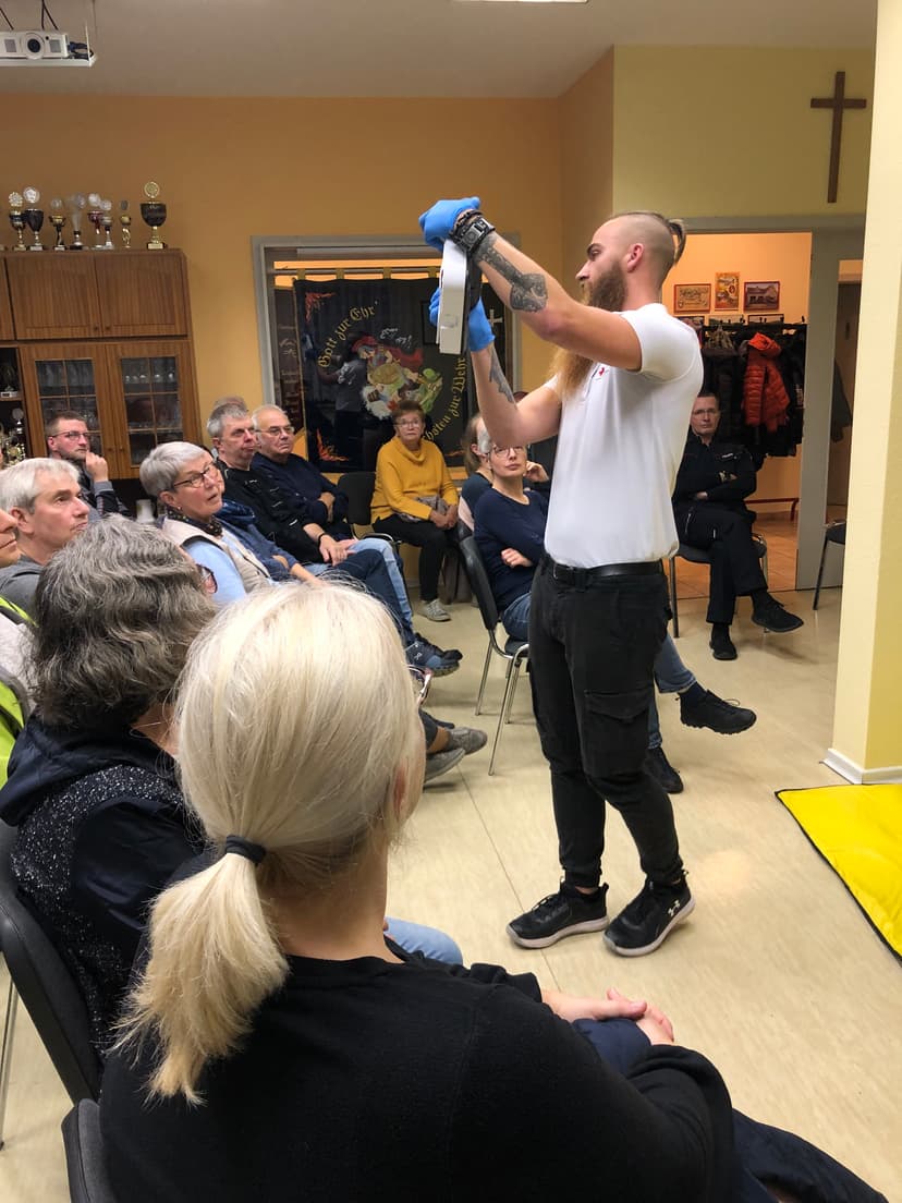 Bild von der AED Einweisung 2023