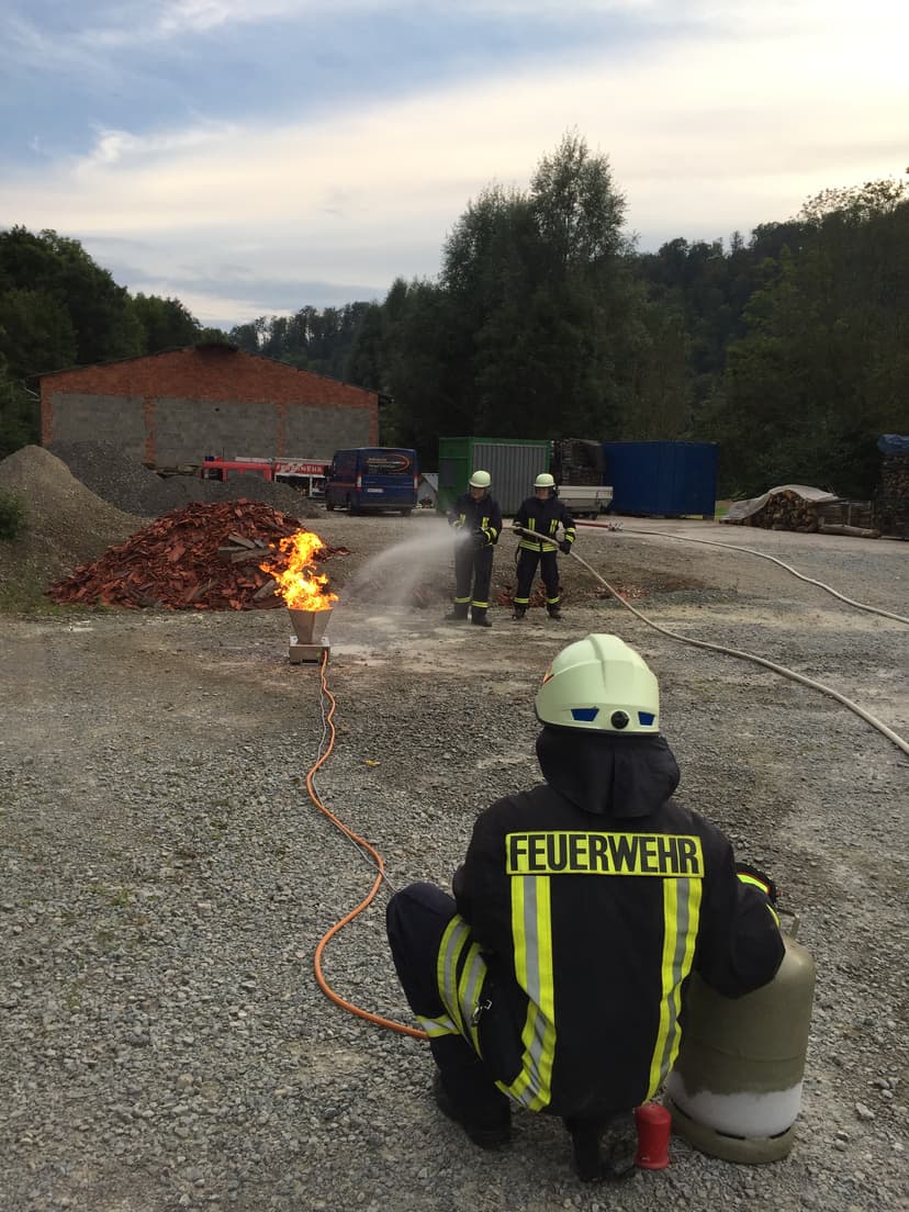Bild vom Ausbildungstag "Feuerlöscher und Brandsimulation"