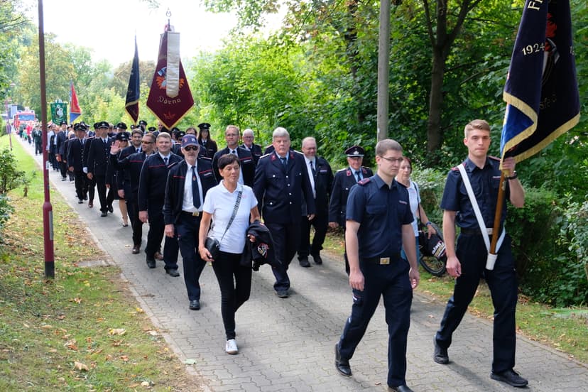 Bild von der Festwoche zu 100 Jahre Feuerwehr Wendehausen, Festumzug
