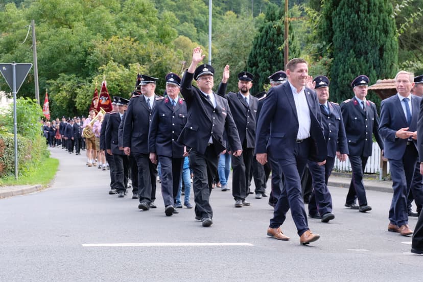 Bild von der Festwoche zu 100 Jahre Feuerwehr Wendehausen, Festumzug