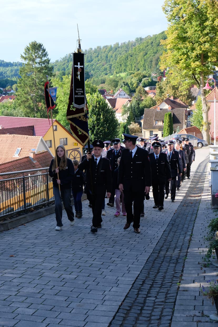 Bild von der Festwoche zu 100 Jahre Feuerwehr Wendehausen, Friedhof