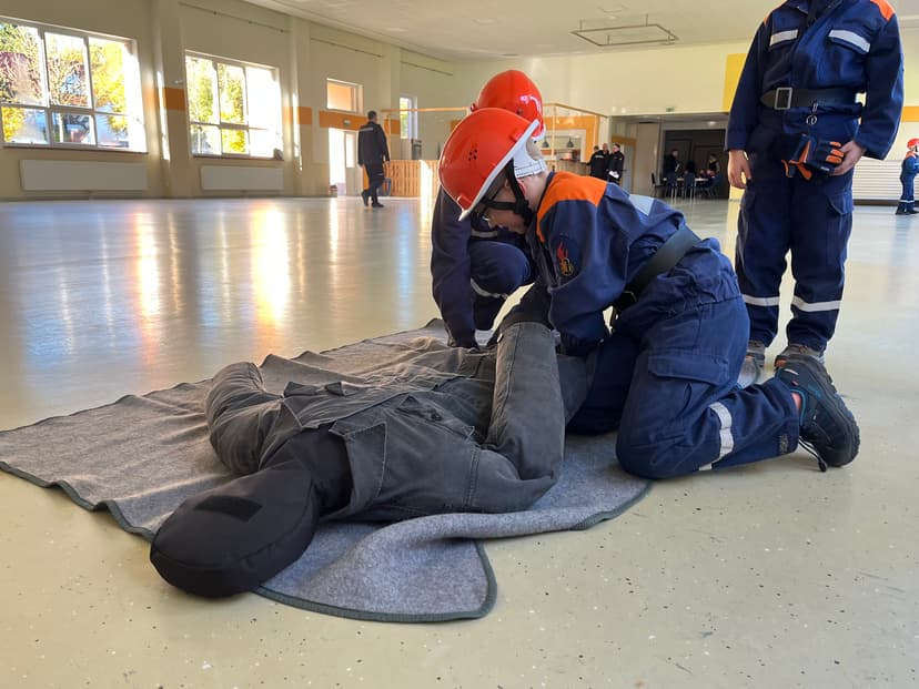 Bild vom Prüfungstag der Jugendfeuerwehren für das Leistungsabzeichen und die Jugendflamme